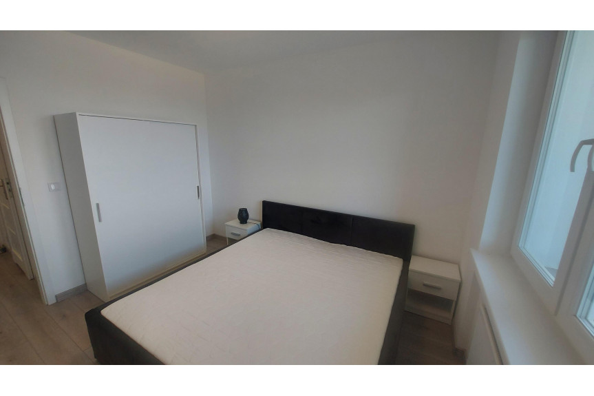 Słupsk, Legionów Polskich, Dwupokojowy apartament, winda i miejsce parkingowe